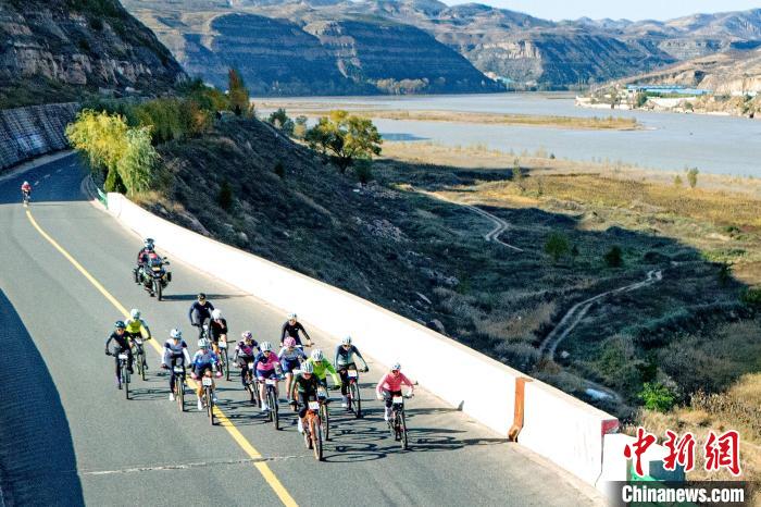 佳县站落幕 俄罗斯车队选手夺得沿黄观光路国际