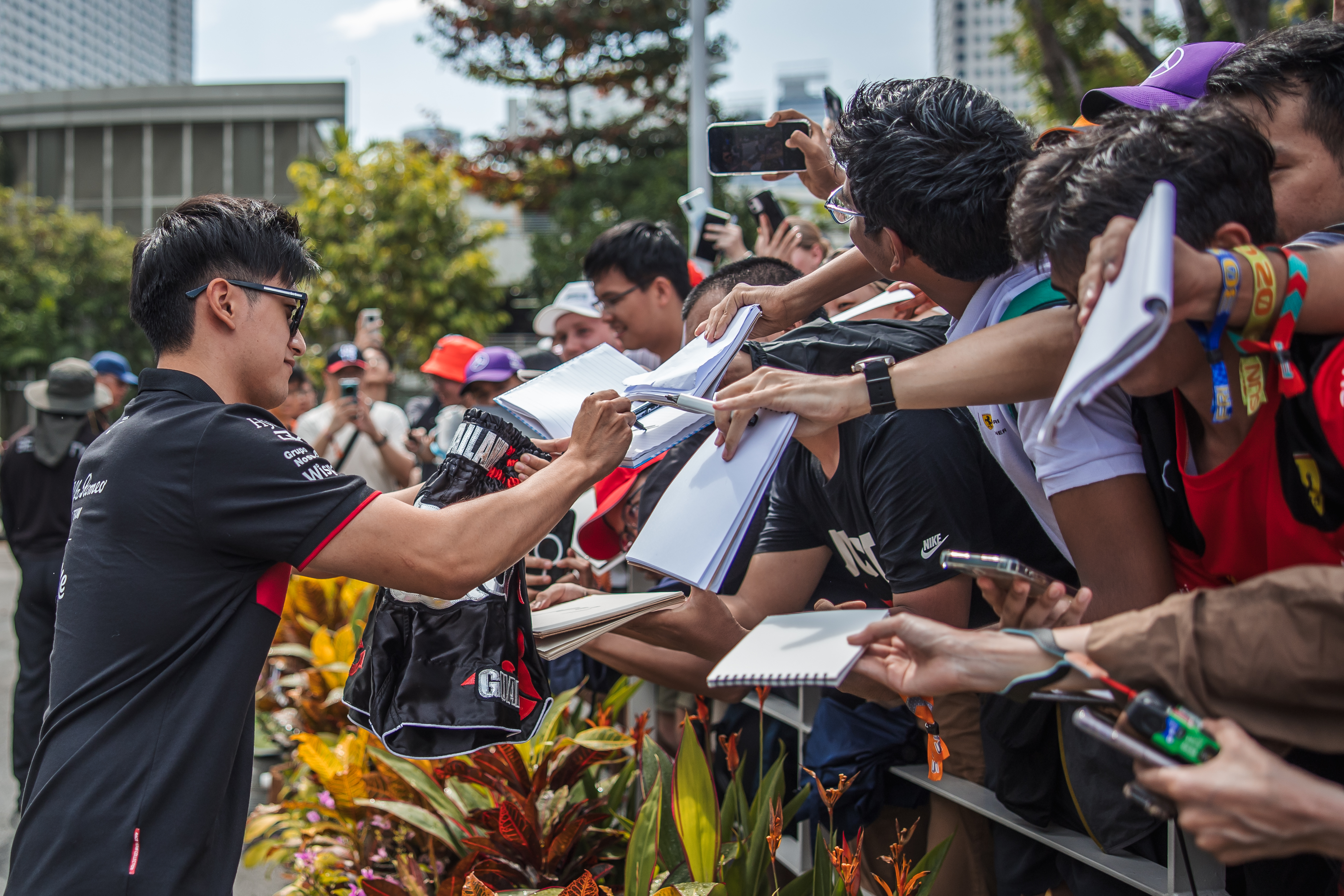 周冠宇：驾驶F1赛车，回到梦开始的地方——新加