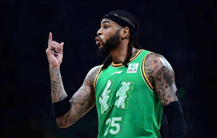 莫兰德21+13+4助率辽宁逆转深圳，广东球迷质疑杜